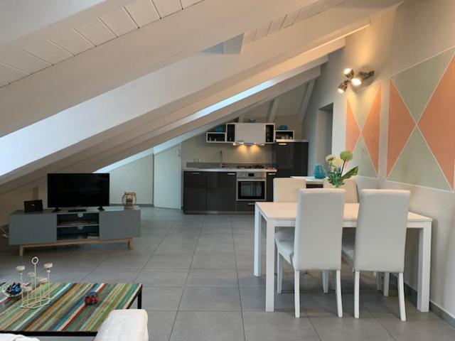 Apartamento Mansarda Amore Cannobio Exterior foto